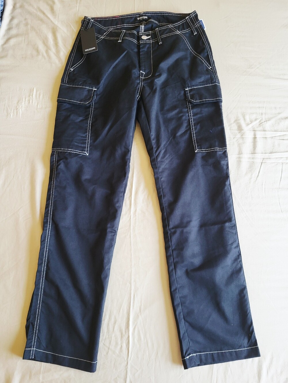True Religion Cargo Pant Mens 30 Jet Black White Stitch NWT - Picture 3 of 11
